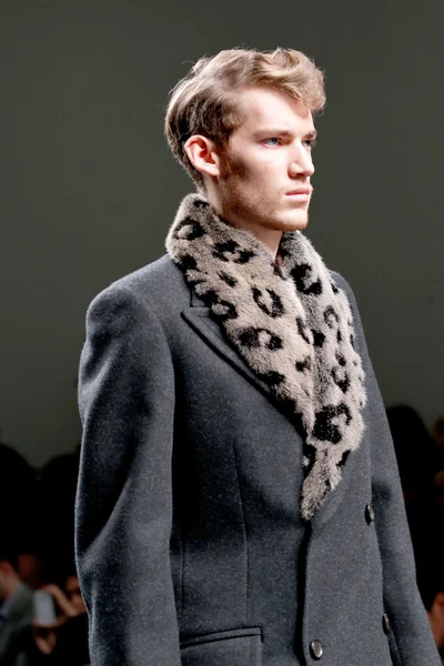 Look 8